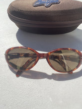 Load image into Gallery viewer, Maui Jim Vintage Sunglasses