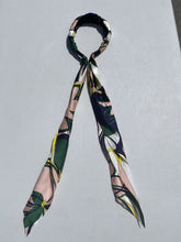 Load image into Gallery viewer, Silky Headband