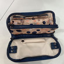 Load image into Gallery viewer, Lug jewelery travel case