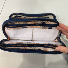 Load image into Gallery viewer, Lug jewelery travel case