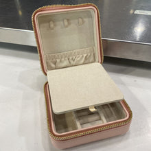 Load image into Gallery viewer, Wolf 1834 leather jewellery travel case