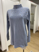 Load image into Gallery viewer, Melanie Lyne pearl detail sweater S