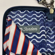 Load image into Gallery viewer, Lug wallet