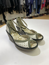 Load image into Gallery viewer, Fly London wedge sandals 38