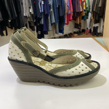 Load image into Gallery viewer, Fly London wedge sandals 38
