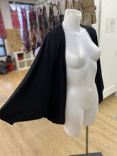 Load image into Gallery viewer, EMU merino wool light knit cardi XS