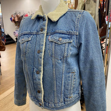 Load image into Gallery viewer, Levis Sherpa jacket S