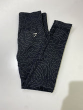Load image into Gallery viewer, Gymshark leggings M