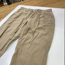 Load image into Gallery viewer, Tahari jogger style pants M

