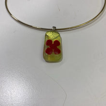 Load image into Gallery viewer, Metal choker w glass pendant
