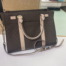Load image into Gallery viewer, Michael Kors monogram handbag