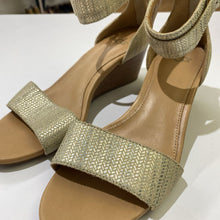 Load image into Gallery viewer, UGG metallic print wedge sandals NWOT 7