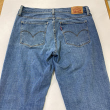 Load image into Gallery viewer, Levis 315 Shaping Bootcut jeans 29