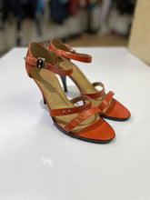 Load image into Gallery viewer, Hermes sandals 37.5
