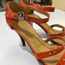 Load image into Gallery viewer, Hermes sandals 37.5
