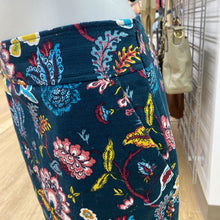 Load image into Gallery viewer, Ann Taylor floral skirt 6