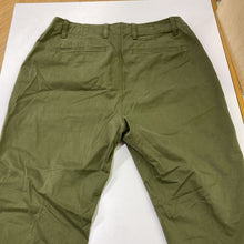 Load image into Gallery viewer, Gap Downtown Khakis 10