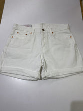 Load image into Gallery viewer, Gap denim shorts 28