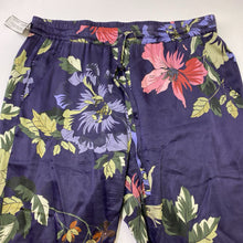 Load image into Gallery viewer, Johnny Was soft floral cargo pants M