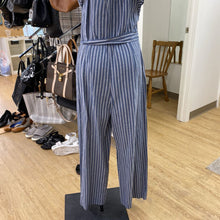 Load image into Gallery viewer, Gap jumper 8 Tall