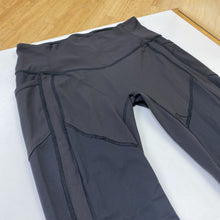 Load image into Gallery viewer, Lululemon leggings w pockets 8