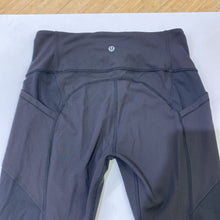 Load image into Gallery viewer, Lululemon leggings w pockets 8