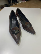 Load image into Gallery viewer, Prada vintage pumps 37.5