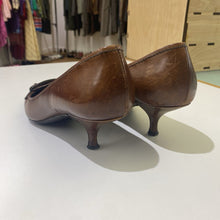 Load image into Gallery viewer, Prada vintage pumps 37.5