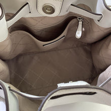 Load image into Gallery viewer, Michael Kors chain detail handbag