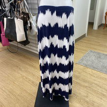 Load image into Gallery viewer, Michael Kors maxi skirt NWT L
