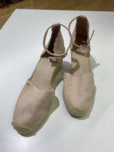 Load image into Gallery viewer, Kate Spade espadrille wedges 7.5