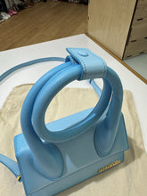 Load image into Gallery viewer, JACQUEMUS Le Chiquito leather shoulder bag