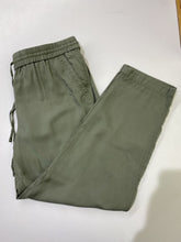 Load image into Gallery viewer, Talbots Tencel pull on pants 10