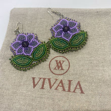 Load image into Gallery viewer, Beaded flower earrings