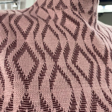 Load image into Gallery viewer, RW&CO knit sleeveless top M