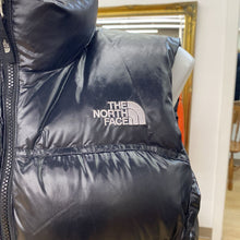 Load image into Gallery viewer, The North Face puffer vest M