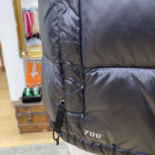 Load image into Gallery viewer, The North Face puffer vest M