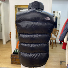 Load image into Gallery viewer, The North Face puffer vest M