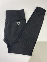Load image into Gallery viewer, Gymshark leggings M