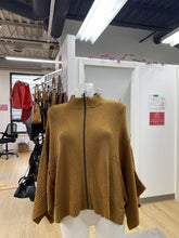 Load image into Gallery viewer, Lululemon sweater shawl XS/S