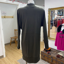 Load image into Gallery viewer, Lululemon shift dress 6