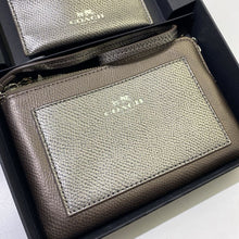 Load image into Gallery viewer, Coach clutch set