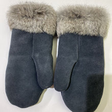 Load image into Gallery viewer, Manitobah Mukluk suede/fur mittens