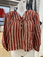 Load image into Gallery viewer, Doen pleated top 4