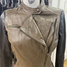 Load image into Gallery viewer, Blink leather jacket 3XS