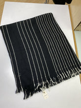 Load image into Gallery viewer, Sandwich shawl NWT