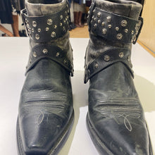 Load image into Gallery viewer, Ariat ankle cowboy boots 7