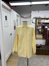 Load image into Gallery viewer, Gap linen blend button up L
