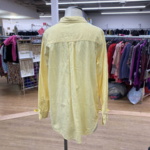 Load image into Gallery viewer, Gap linen blend button up L