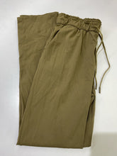 Load image into Gallery viewer, Lululemon pull on pants 10